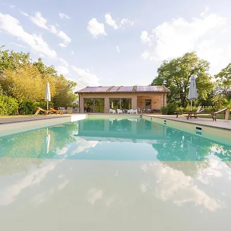 Casa Lavinia - Pool & Jacuzzi Pensjonat 4*