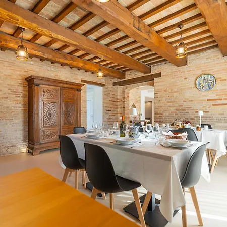 Casa Lavinia - Pool & Jacuzzi Pensjonat 4*