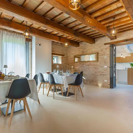 Pensjonat Casa Lavinia - Pool & Jacuzzi 4*