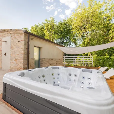 Casa Lavinia - Pool & Jacuzzi 4*