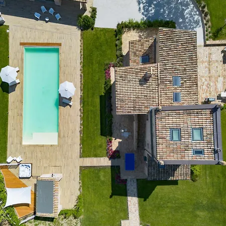 Casa Lavinia - Pool & Jacuzzi Gæstehus Urbisaglia