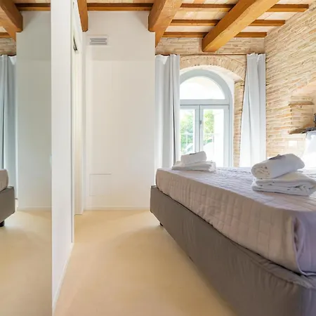 Casa Lavinia - Pool & Jacuzzi 4* Urbisaglia