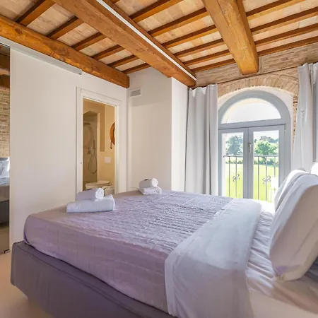 Casa Lavinia - Pool & Jacuzzi Pensjonat 4*