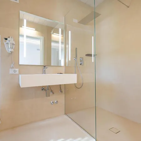 Casa Lavinia - Pool & Jacuzzi 4* Urbisaglia