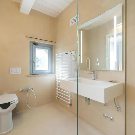 Casa Lavinia - Pool & Jacuzzi Pensjonat
