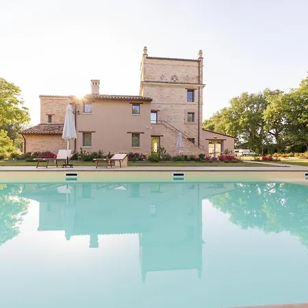 Casa Lavinia - Pool & Jacuzzi Pensjonat